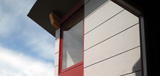 modern_details_71st-hardieplankrainscreen-redwindows