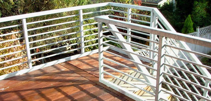 modern_details_green3-ipedeckandglavanizedrailing