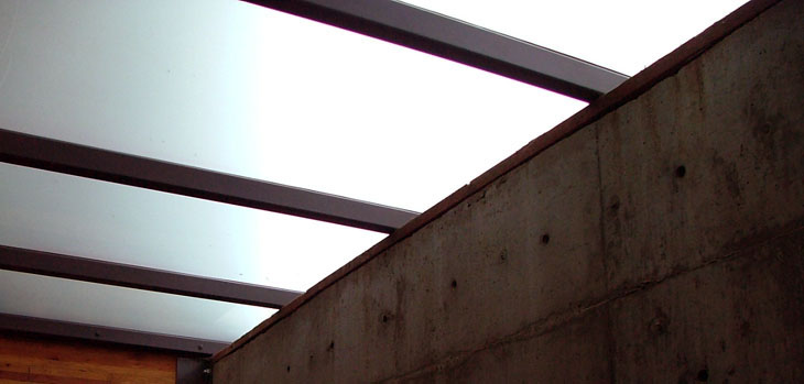 modern_details_yarrow-laminatedglass-walkwayandskylight